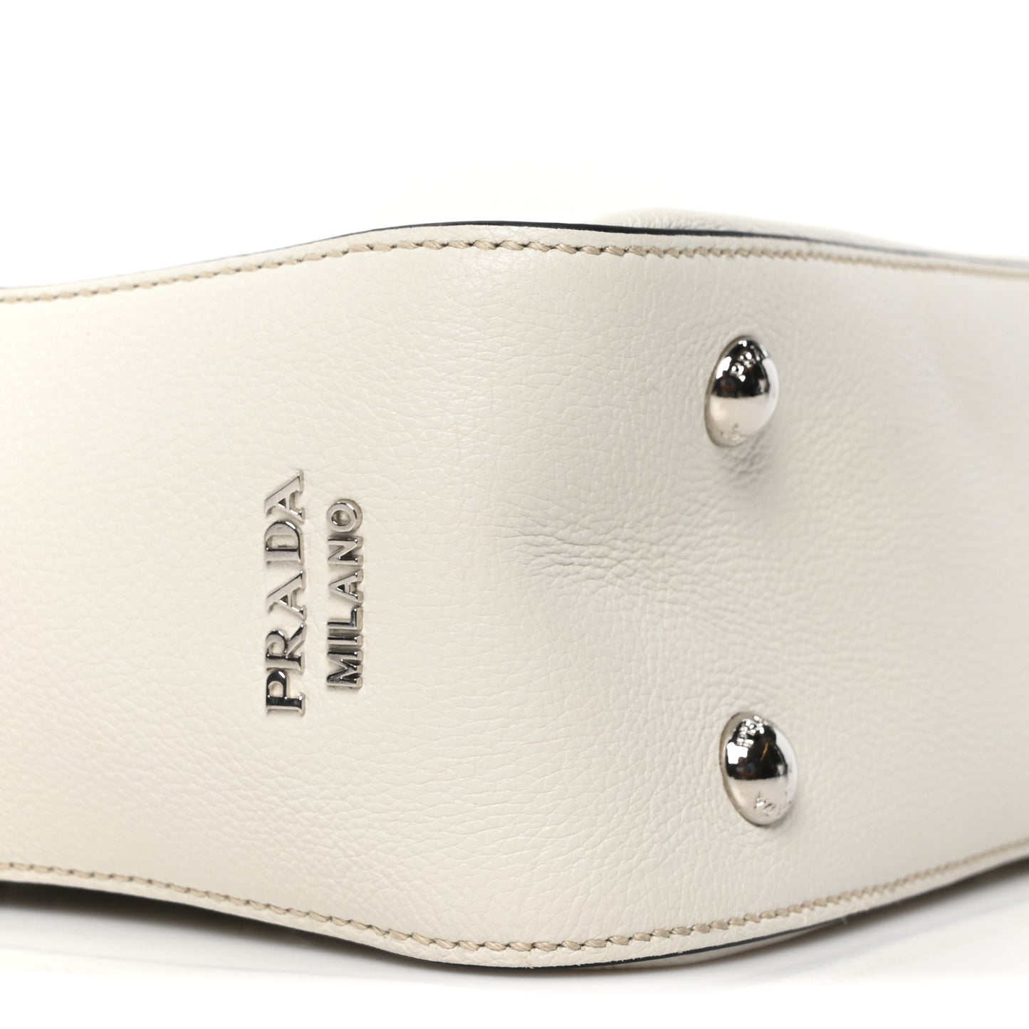 Vitello Daino Grommet Chain Satchel Bag White