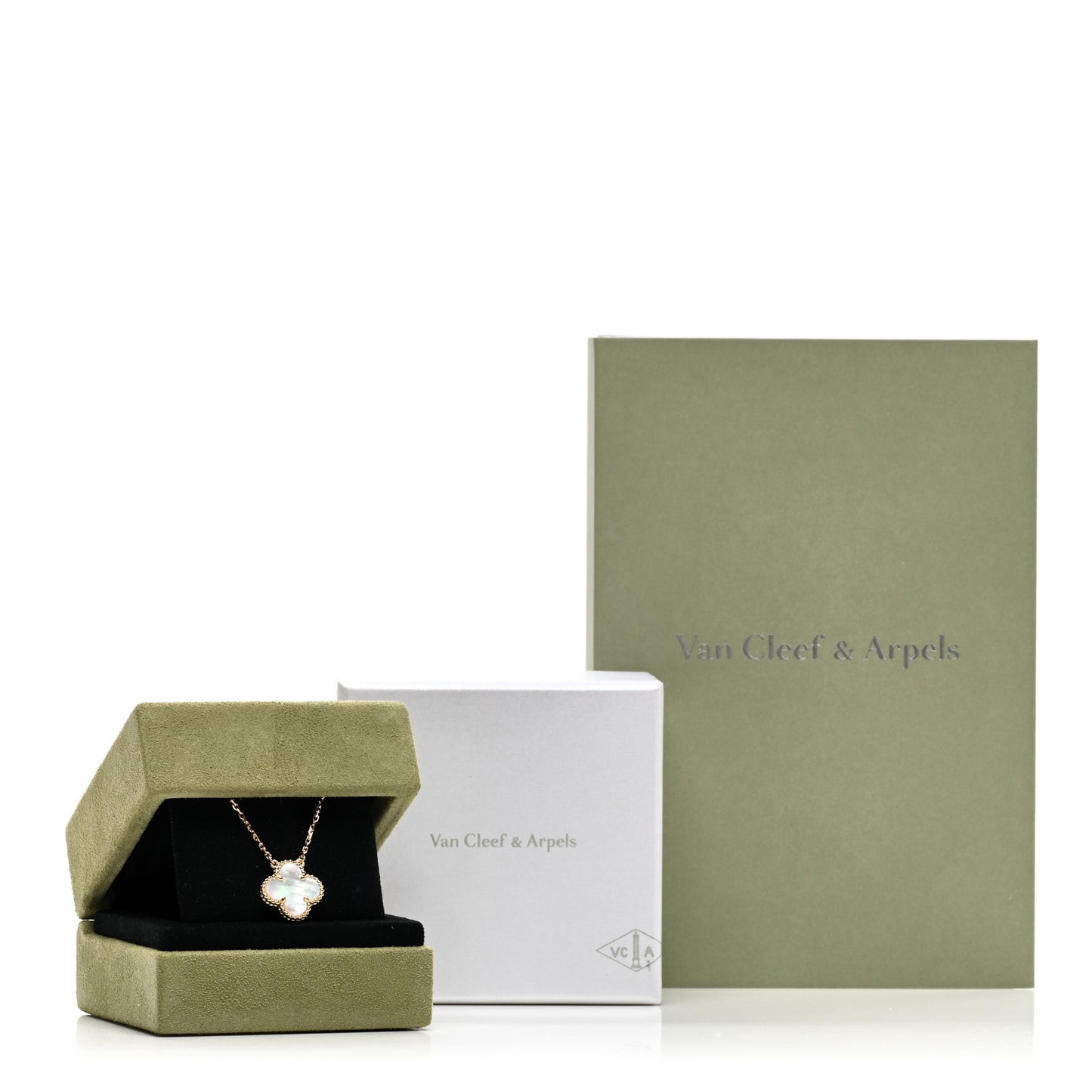 18K Yellow Gold Mother of Pearl Vintage Alhambra Pendant Necklace