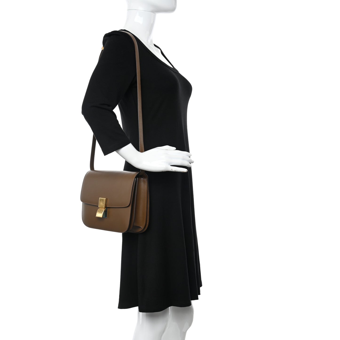 Box Calfskin Medium Classic Box Flap Bag Camel