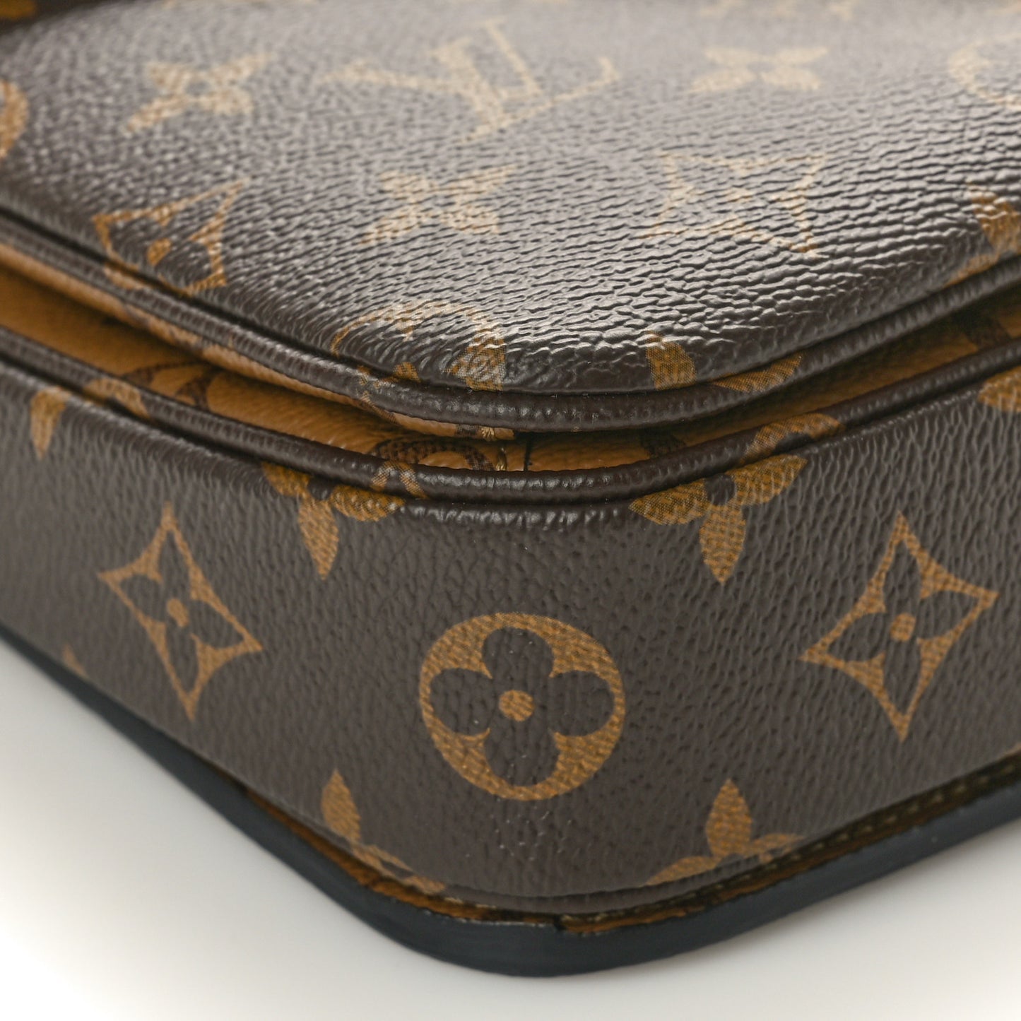 Reverse Monogram Pochette Metis