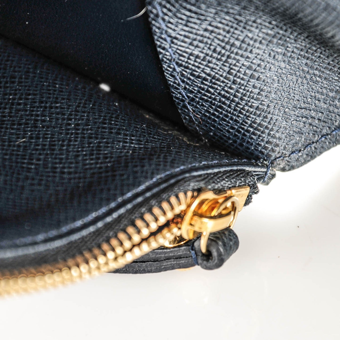 Damier Azur Articles de Voyage Insolite Wallet