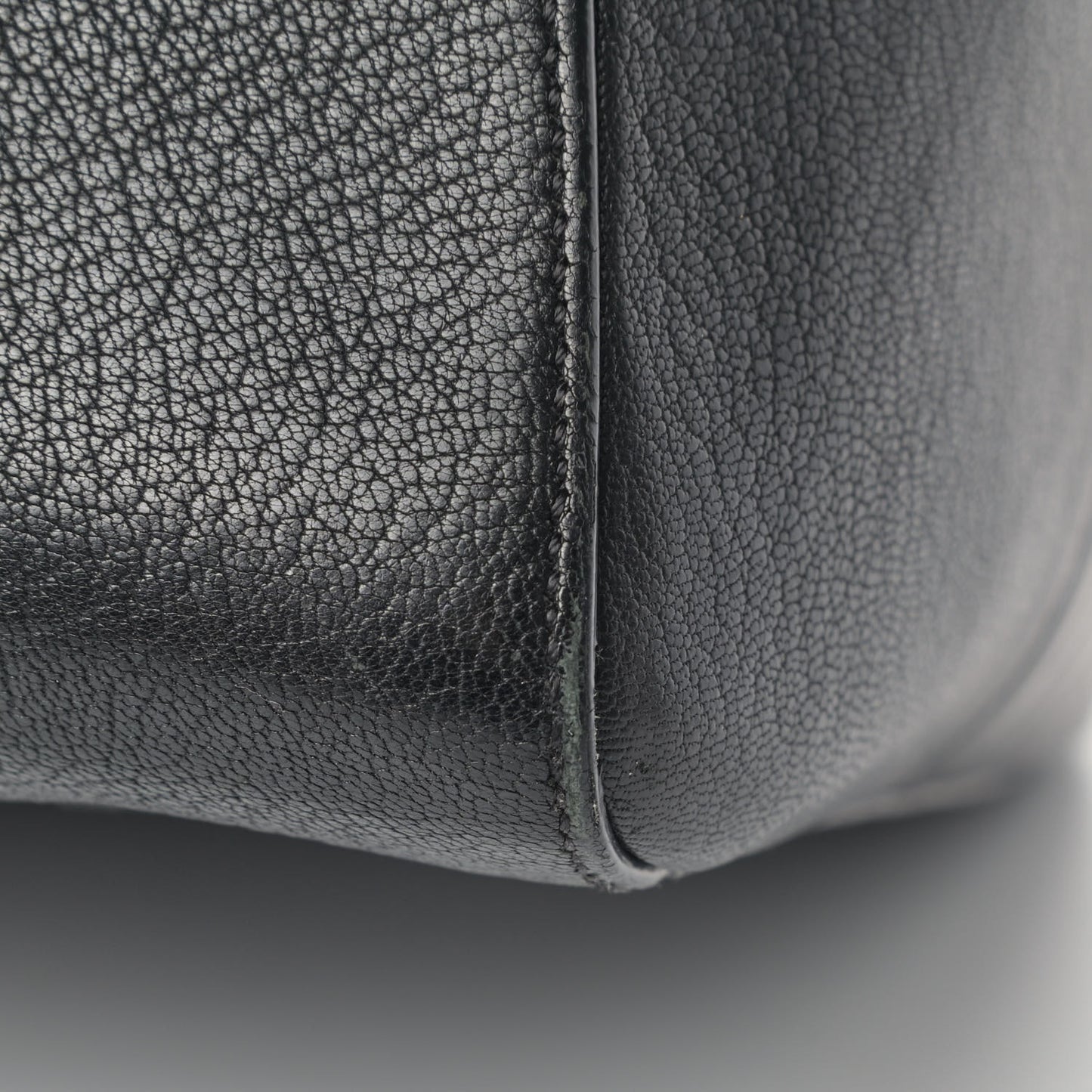 Sugar Goatskin Medium Antigona Black
