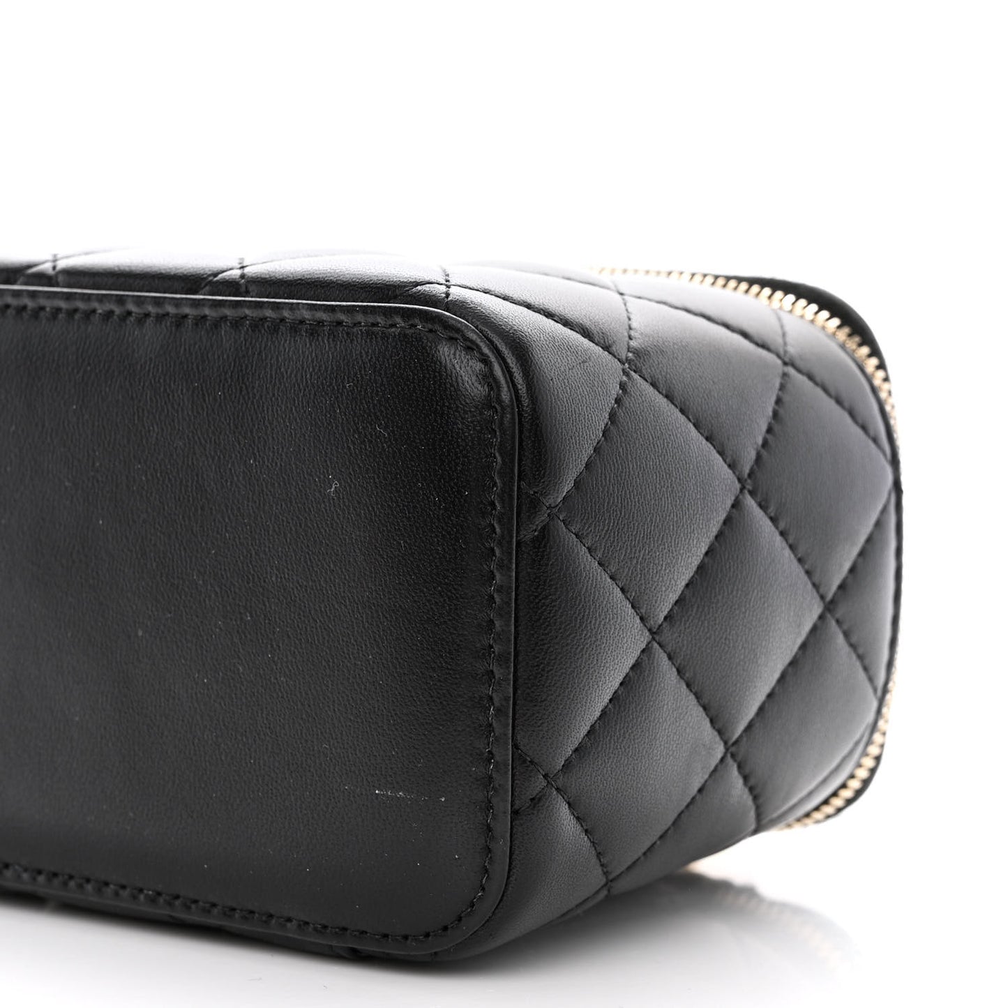 Lambskin Quilted Pearl Crush Small Vanity Case With Chain Black