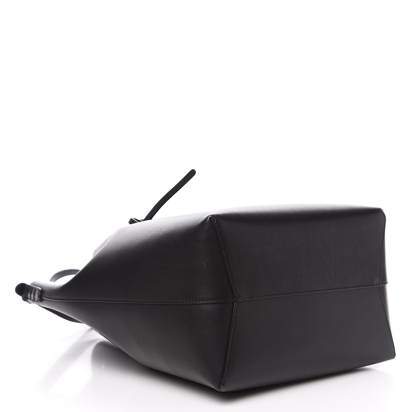Vegetable Tanned Calfskin Bucket Bag Black Flamma