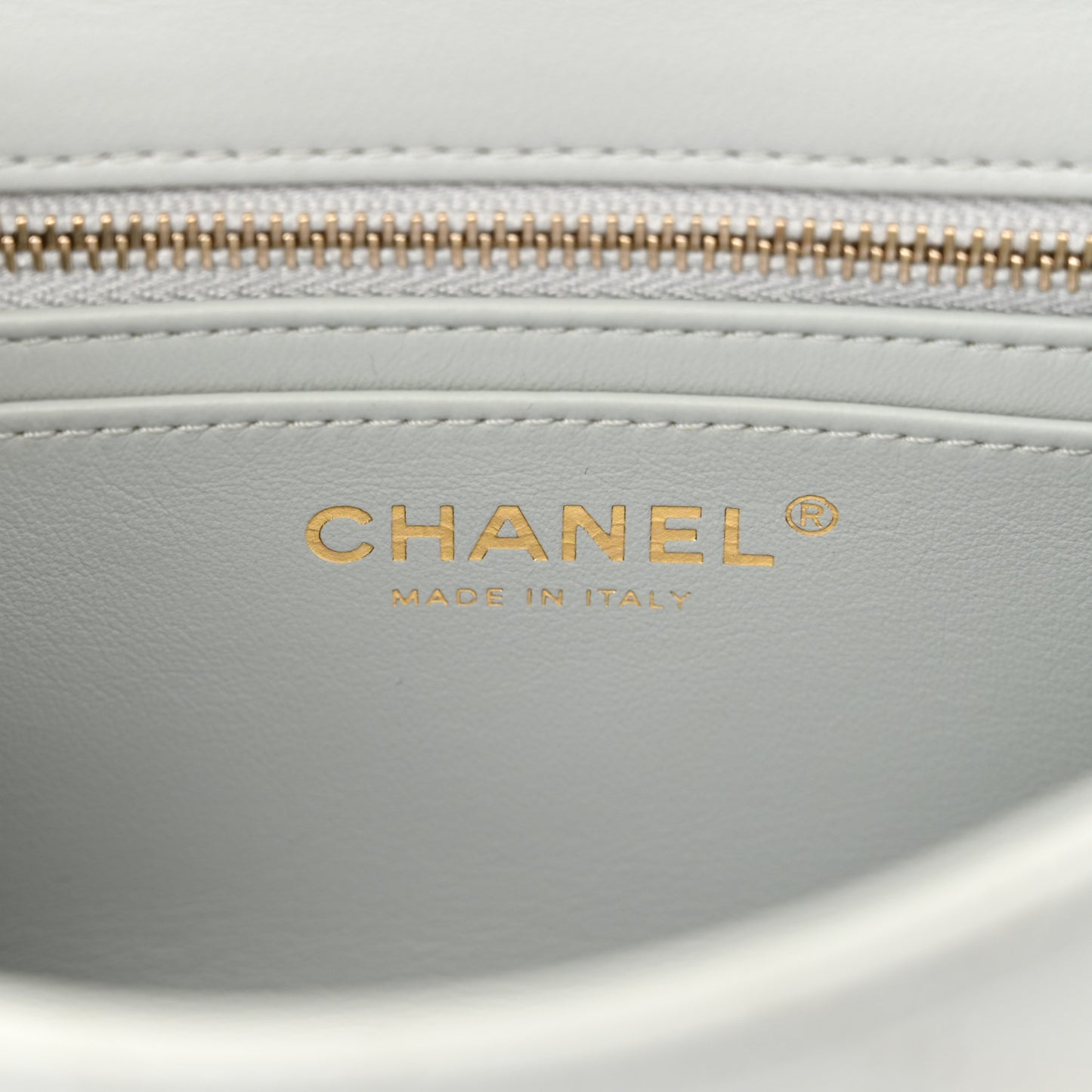 Lambskin Quilted Mini Pearl Crush Flap Light Grey