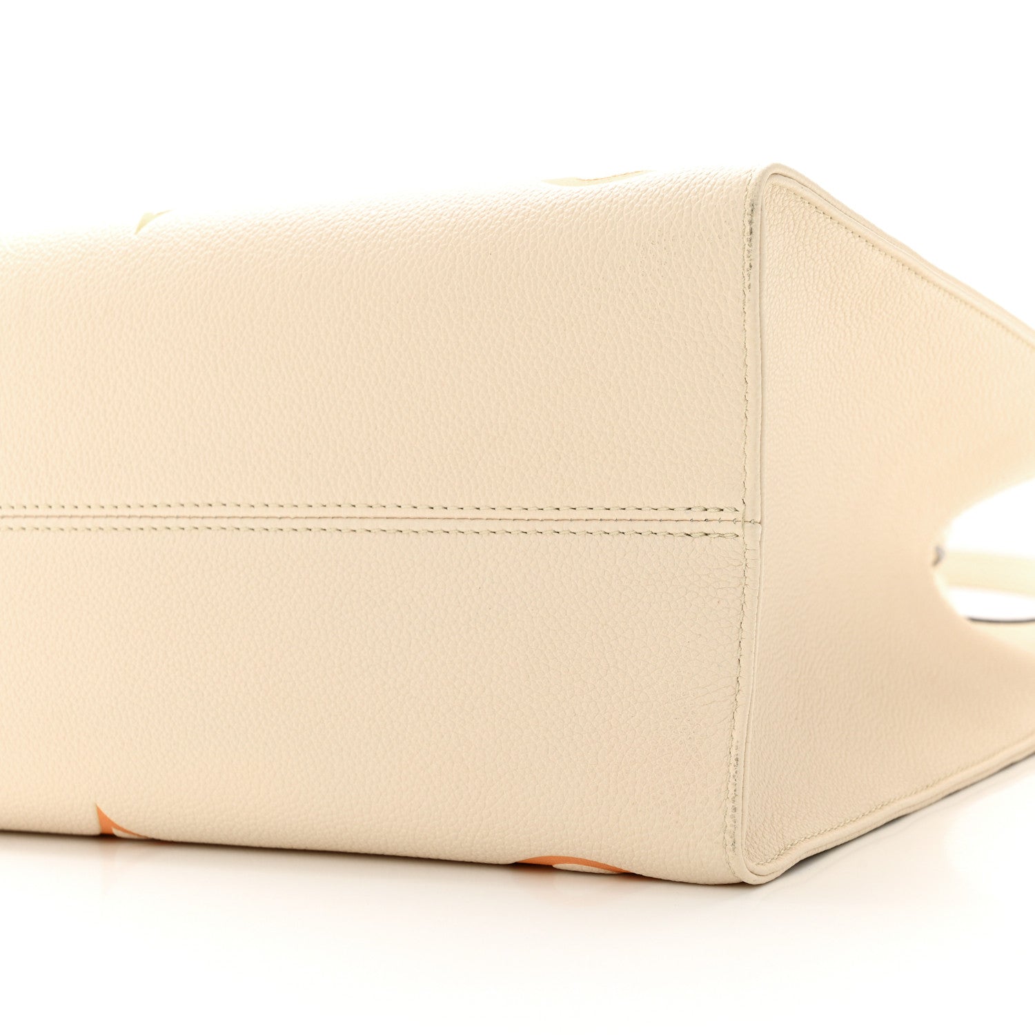 Louis Vuitton Empreinte Monogram Giant By The Pool Onthego MM Cream Saffron 9 of 11