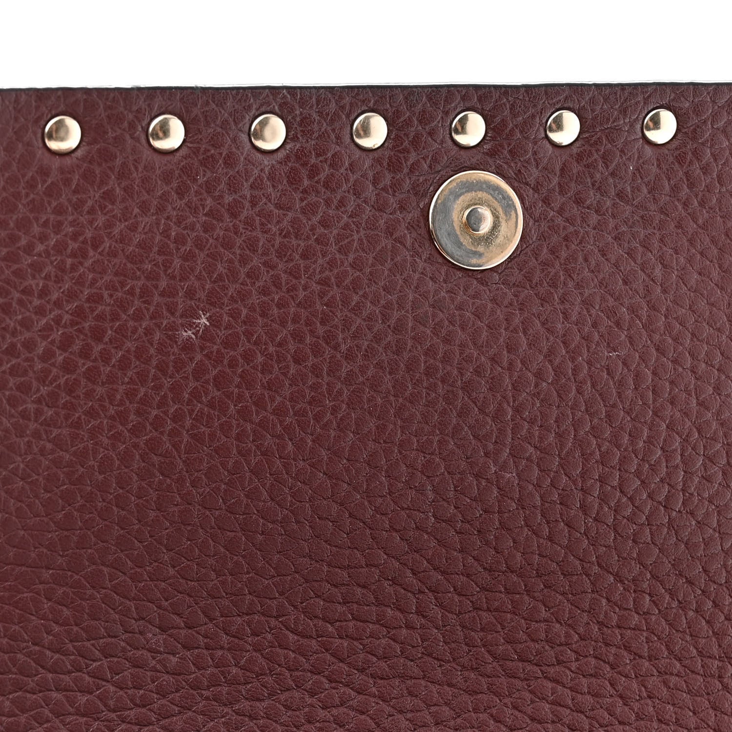 Valentino Garavani Pebbled Calfskin Rockstud Wallet on Chain Rubin 10 of 12