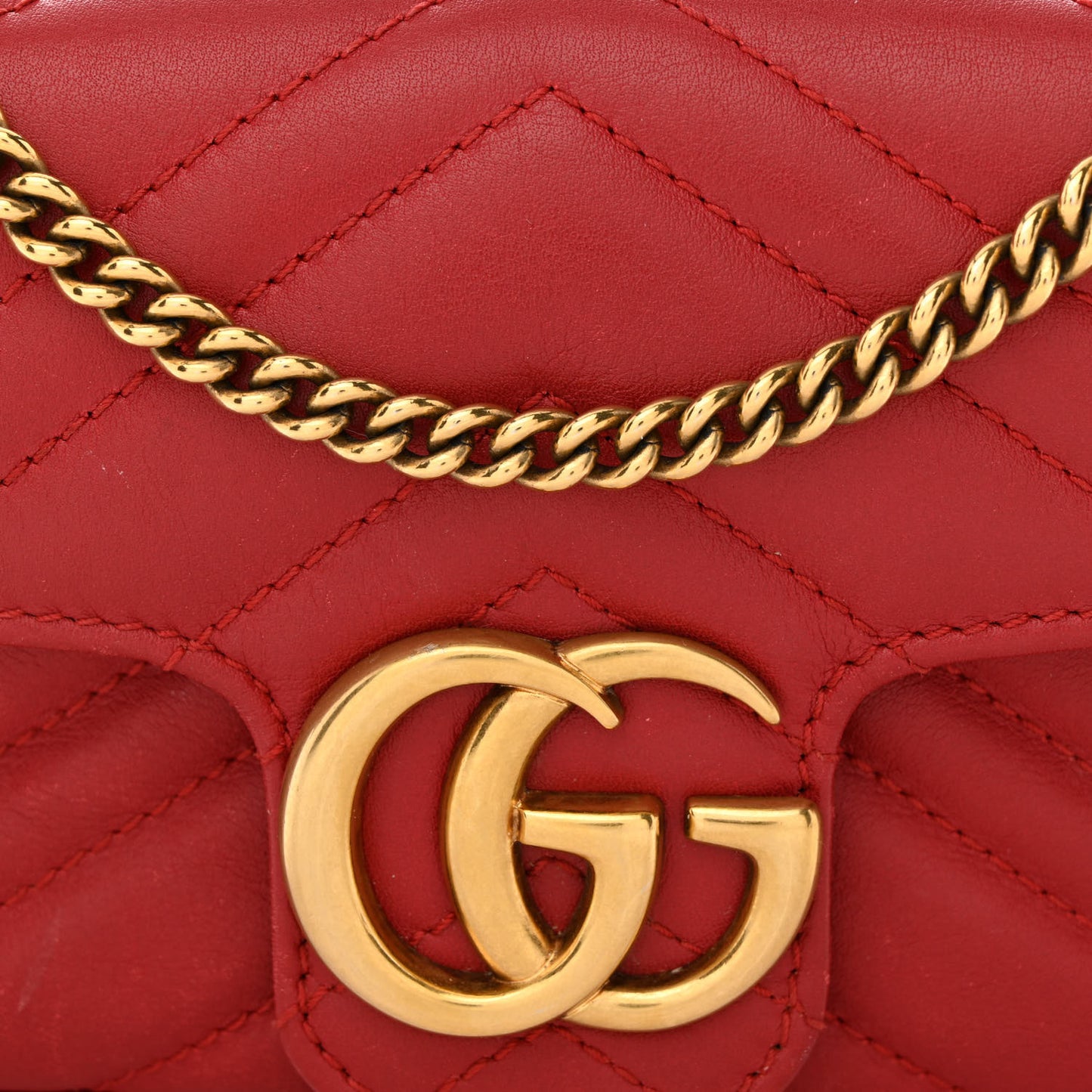 Calfskin Matelasse Super Mini GG Marmont Shoulder Bag Hibiscus Red