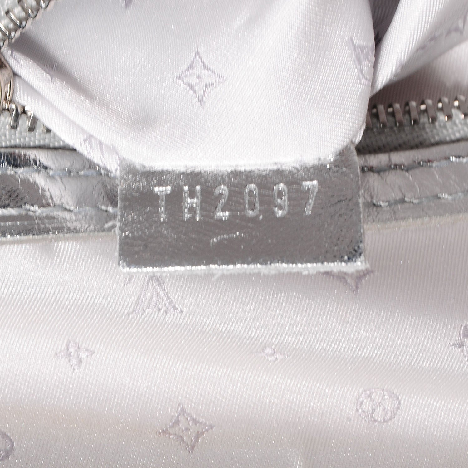 Louis Vuitton Suhali Lockit PM Silver 7 of 8
