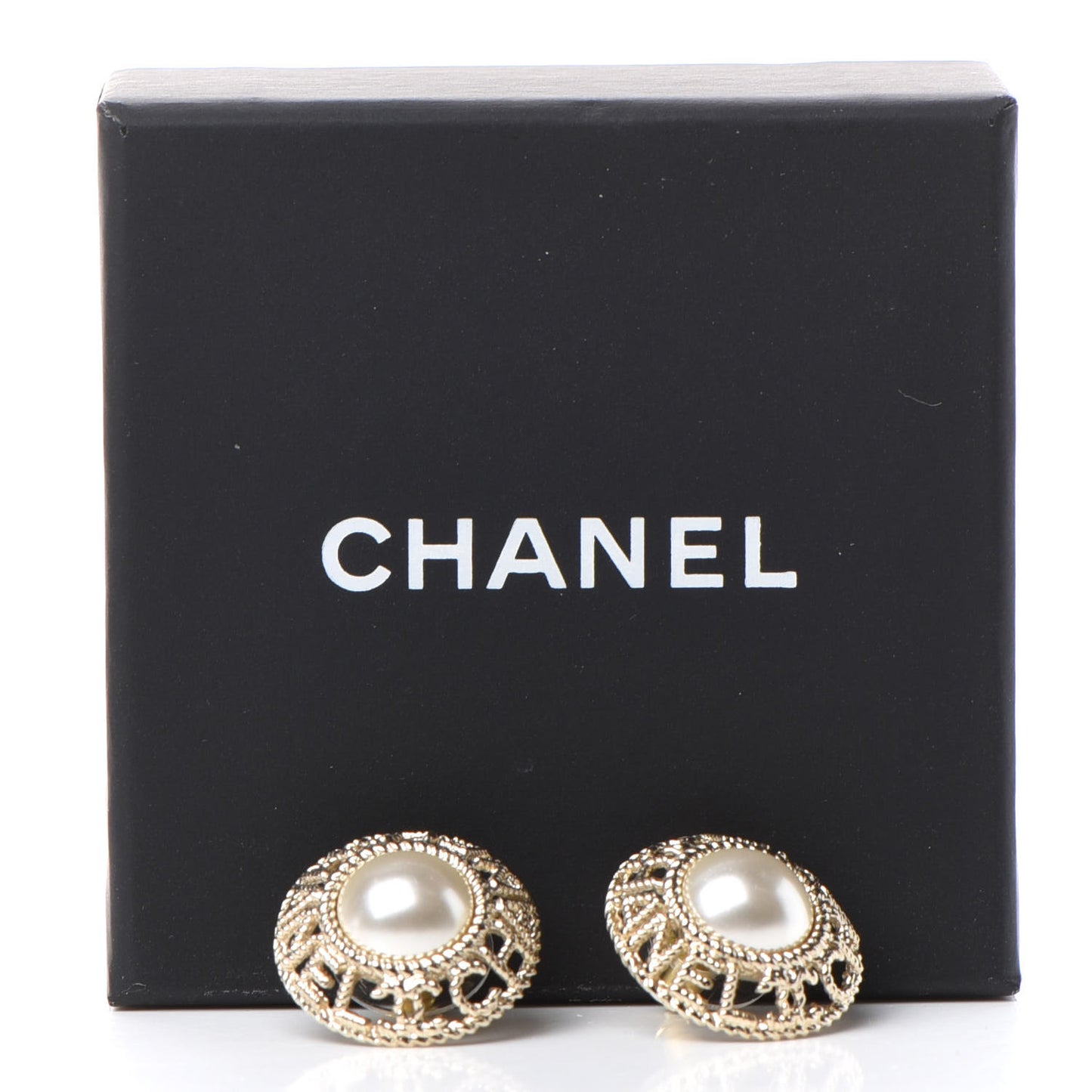 Pearl CC Round Rope Logo Earrings Gold