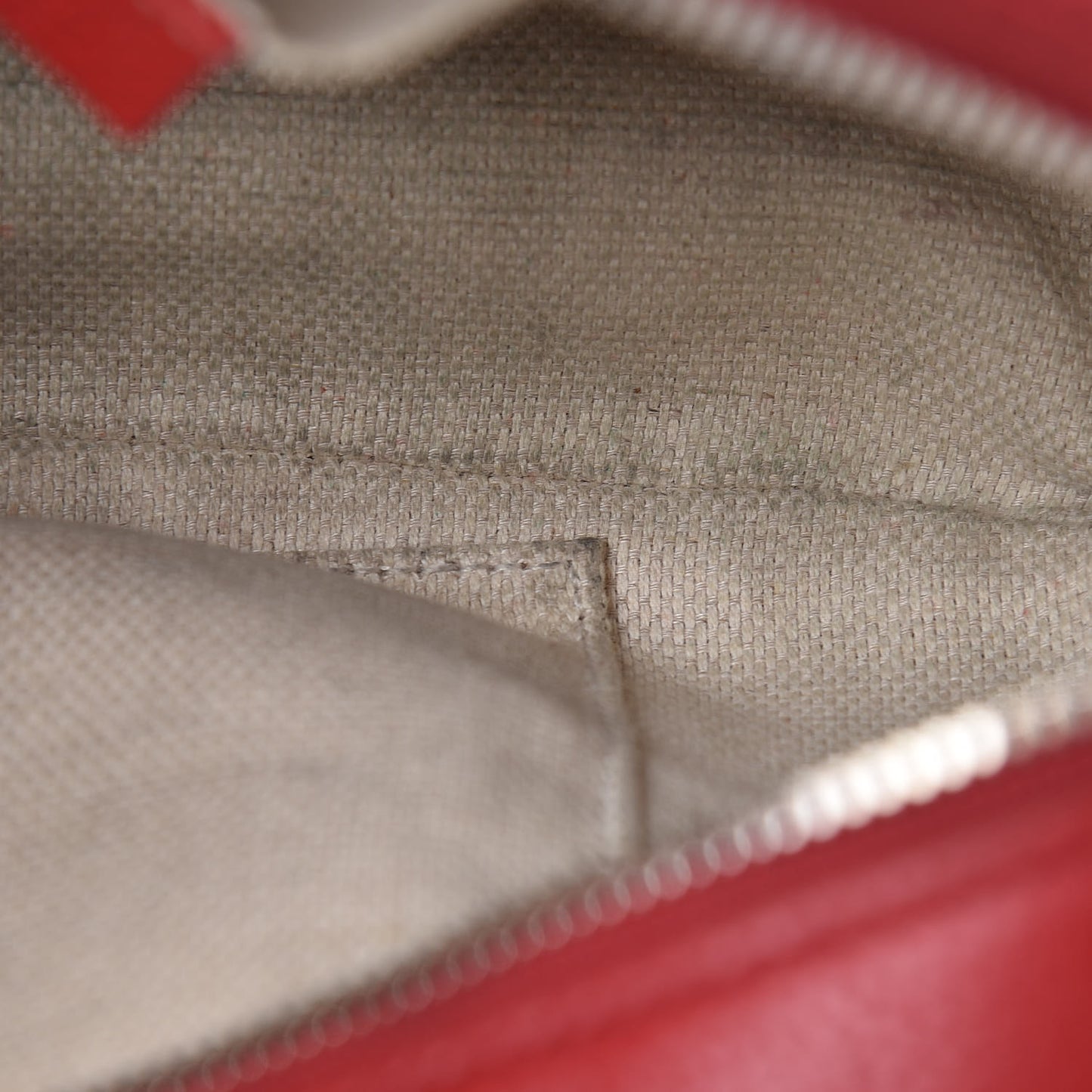 Pebbled Calfskin Small Soho Disco Bag Vibrant Red