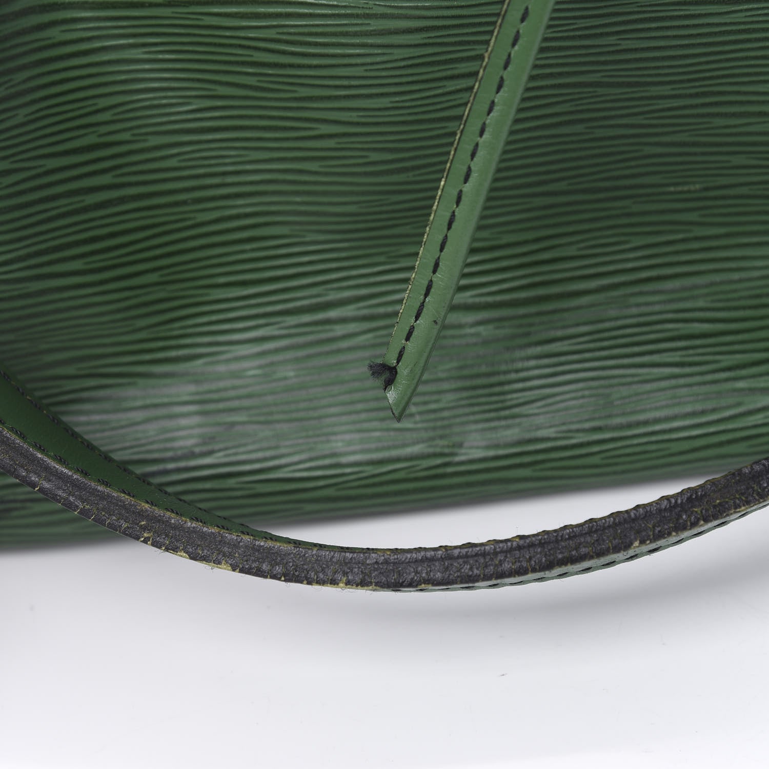 Louis Vuitton Epi Petit Noe Borneo 17 of 20