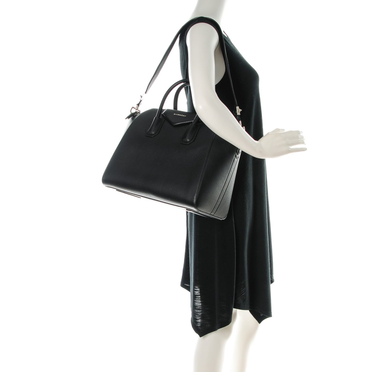 Sugar Goatskin Medium Antigona Black