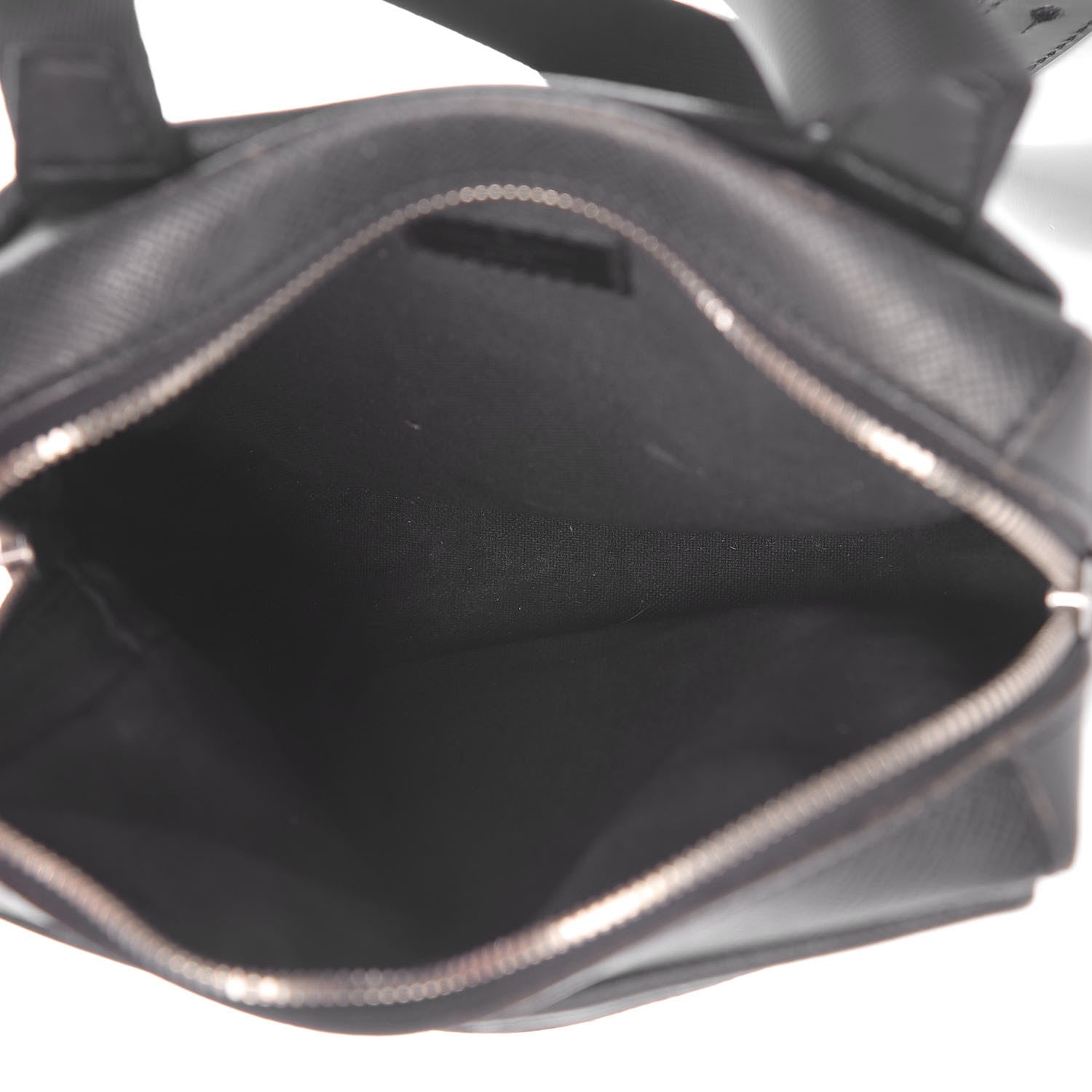 Louis Vuitton Taiga Sayan Epicea 5 of 21