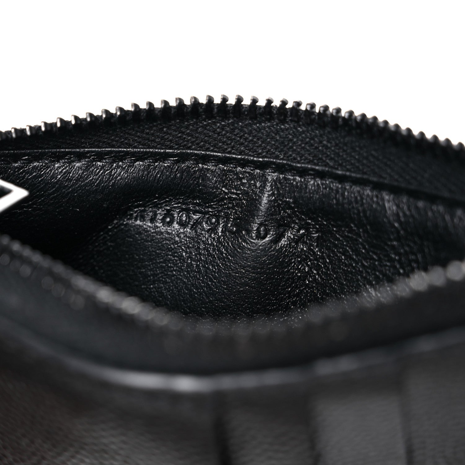Saint Laurent Grain De Poudre Matelasse Chevron Monogram Fragments Zippered Card Case Black 9 of 11