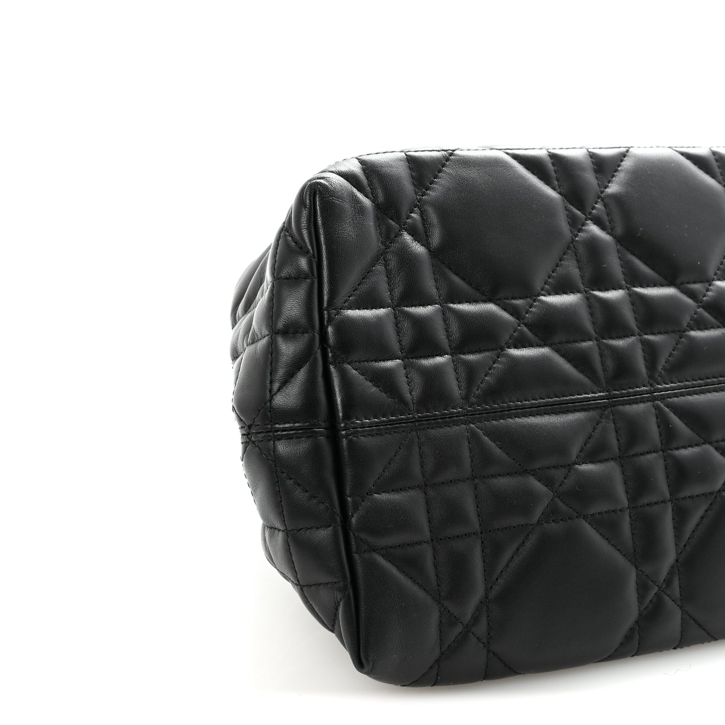 Calfskin Macrocannage Medium Toujours Black