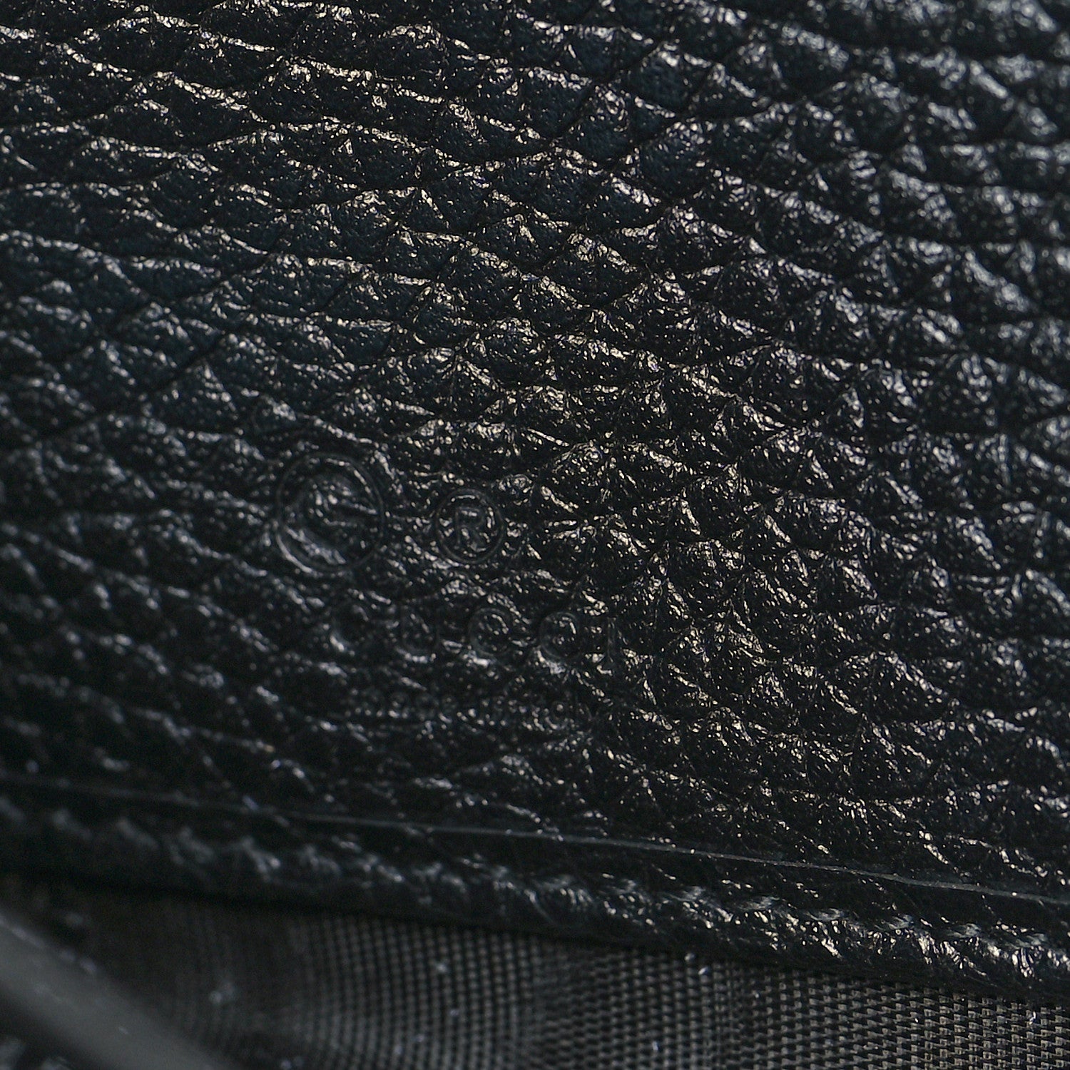 Gucci Pebbled Calfskin Soho Zip Around Wallet Black 6 of 8