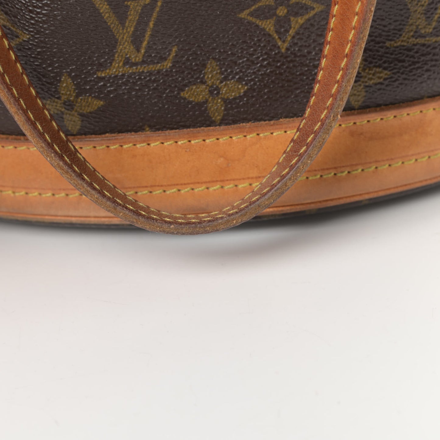 Monogram Petit Bucket 23