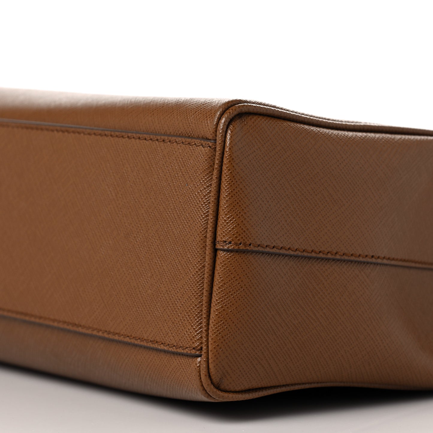 Saffiano Travel Extra Large Galleria Double Zip Tote Cannella