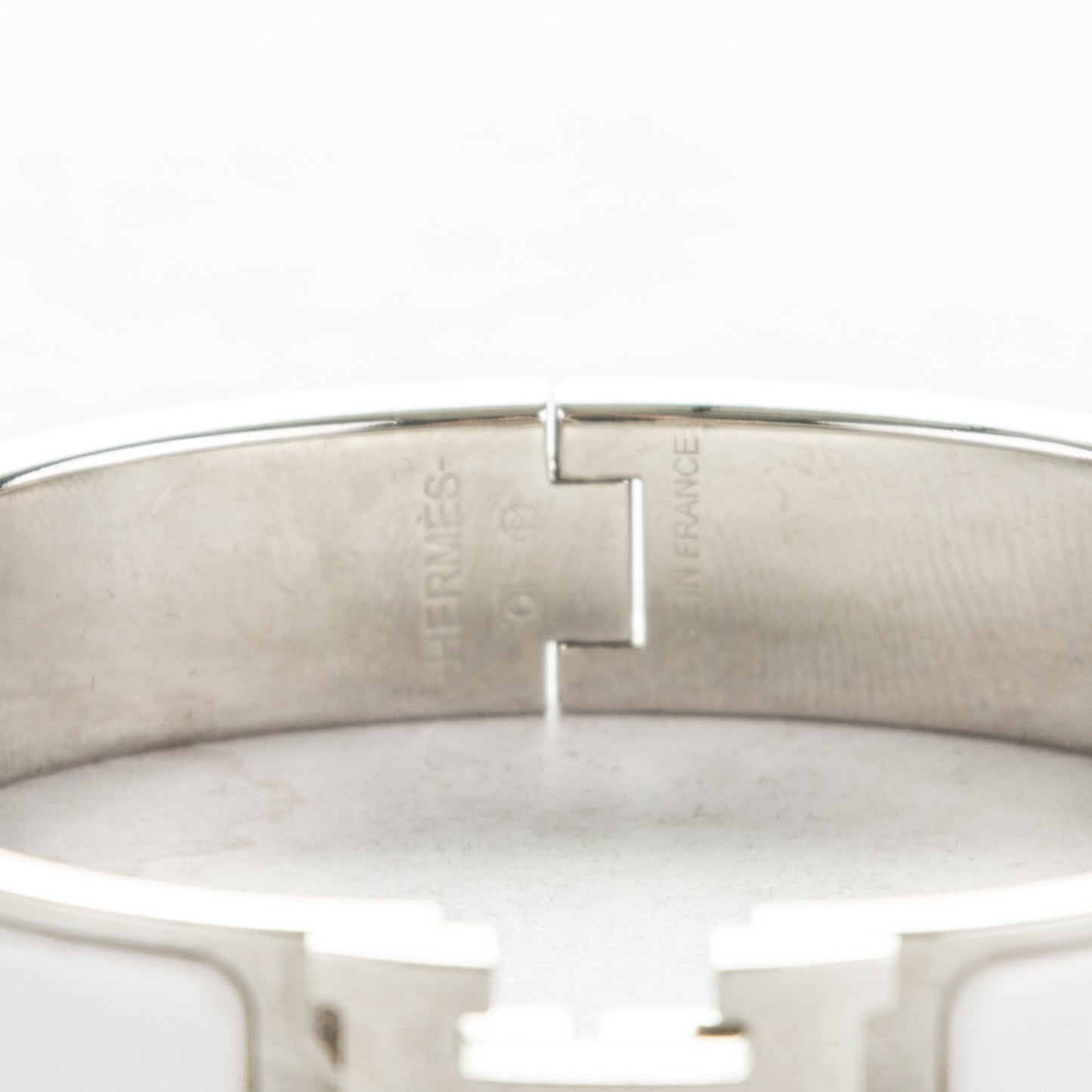 Enamel Narrow Clic Clac H Bracelet PM White