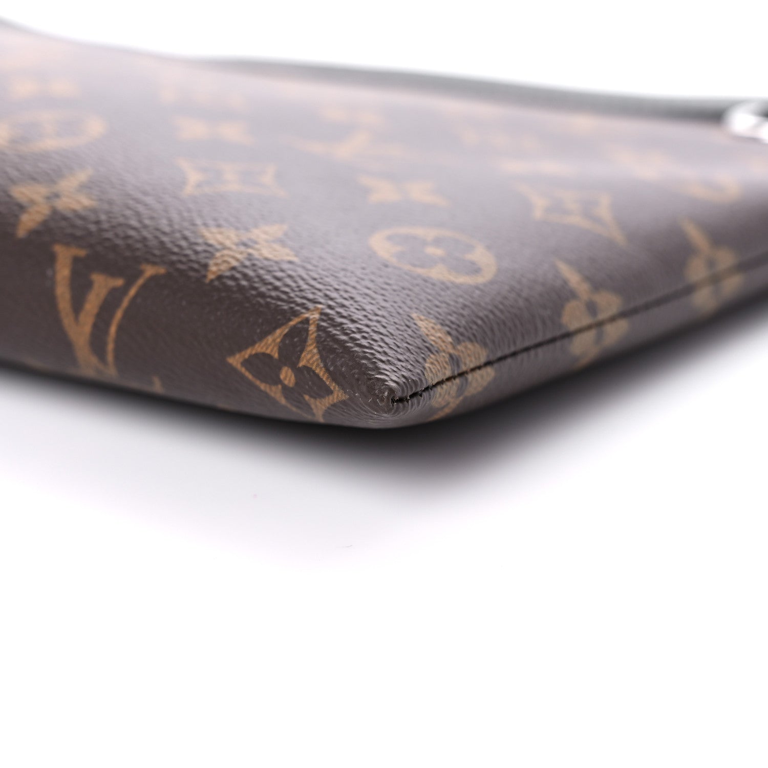 Louis Vuitton Monogram Discovery Pochette GM 9 of 9