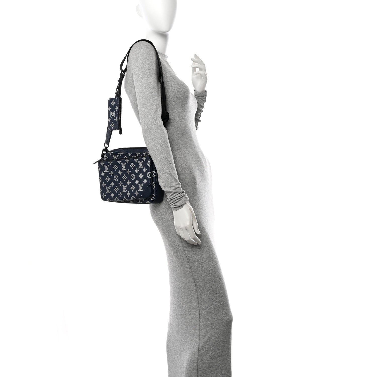 Louis Vuitton Monogram Shadow G65 Trio Messenger Navy 2 of 11