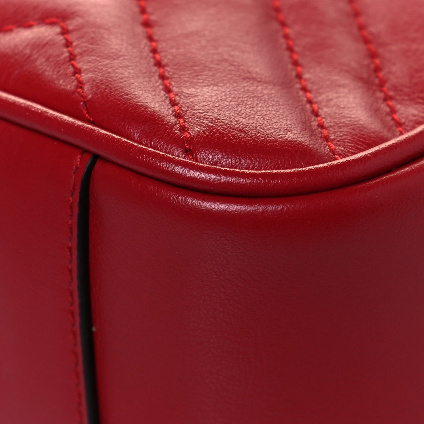 Calfskin Matelasse Mini GG Marmont Shoulder Bag Hibiscus Red