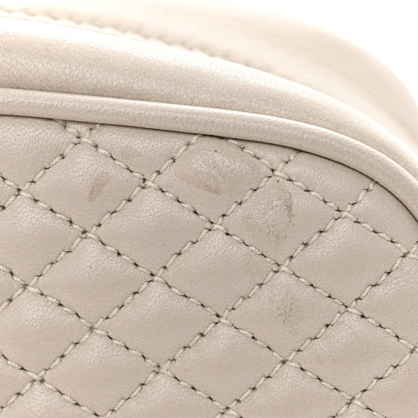 Lambskin Quilted Victoire Camera Bag Blanc Vintage