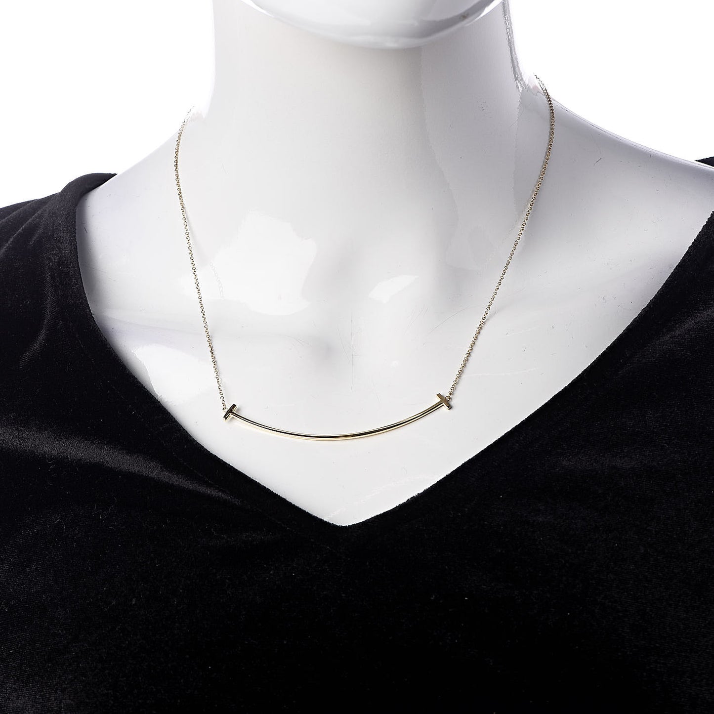 18K Yellow Gold Large T Smile Pendant Necklace