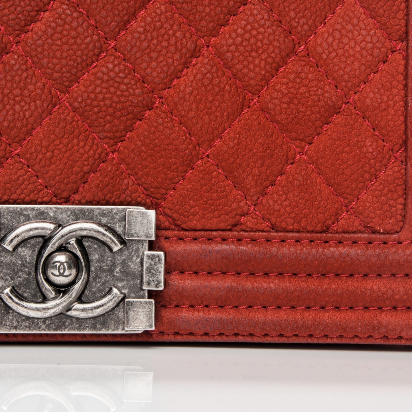 Iridescent Caviar Quilted Medium Boy Flap Red