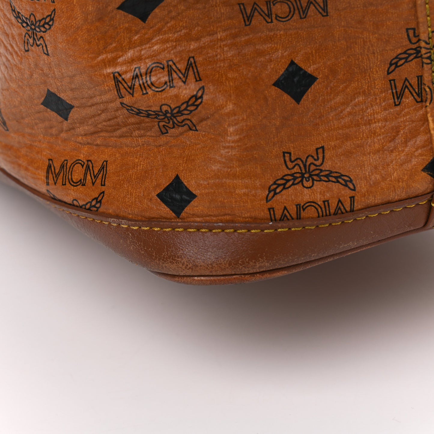 Visetos Drawstring Bucket Bag Cognac