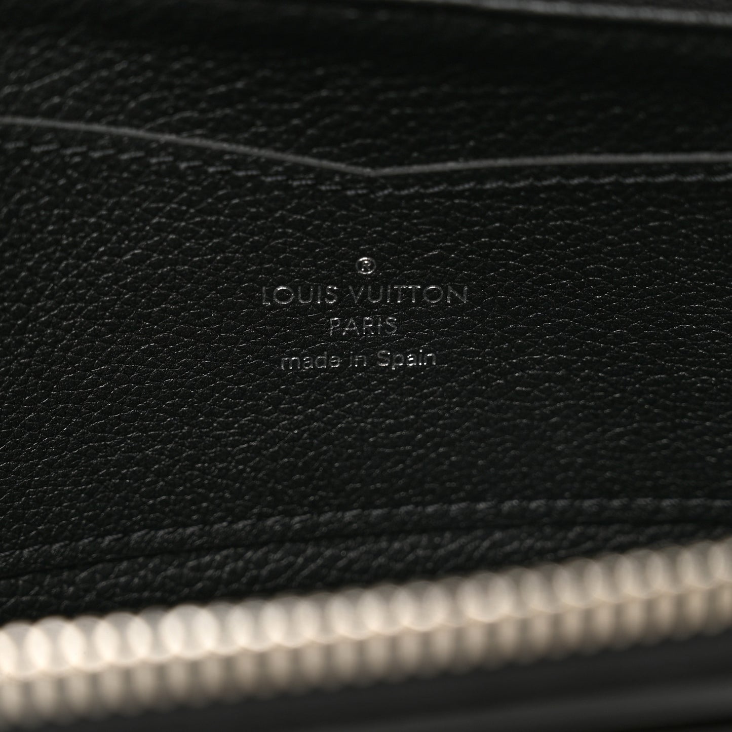 Calfskin Zippy Lockme Wallet Black