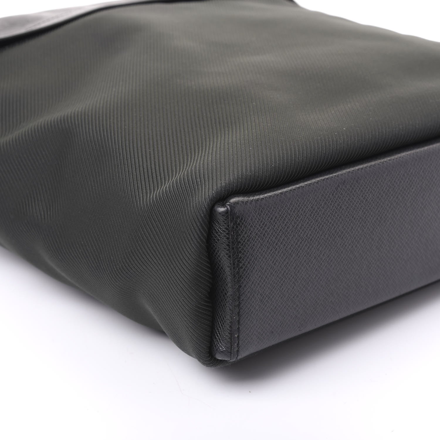 Louis Vuitton Taiga Sayan Slate 8 of 9