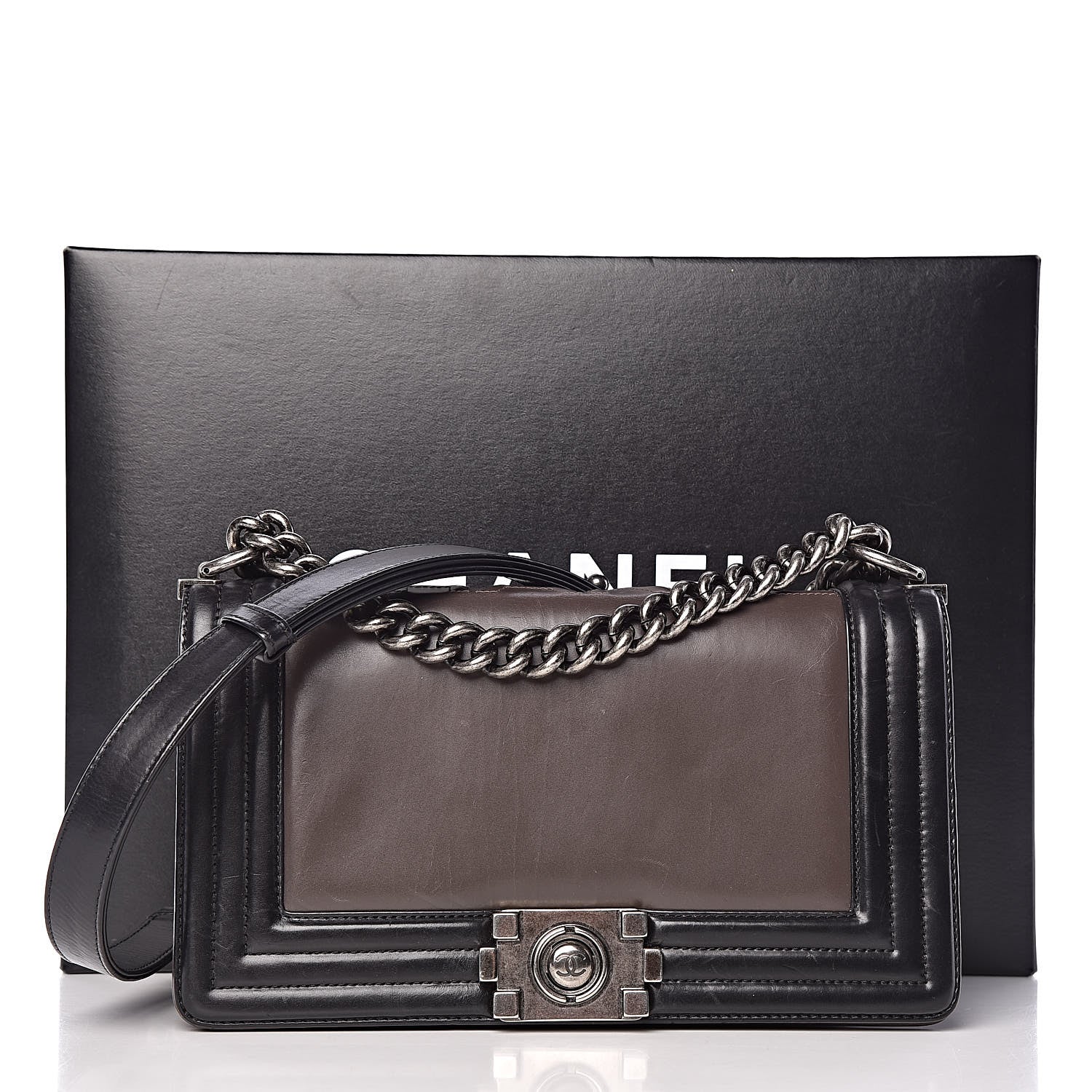 Chanel Glazed Calfskin Medium Boy Flap Grey 11 of 11