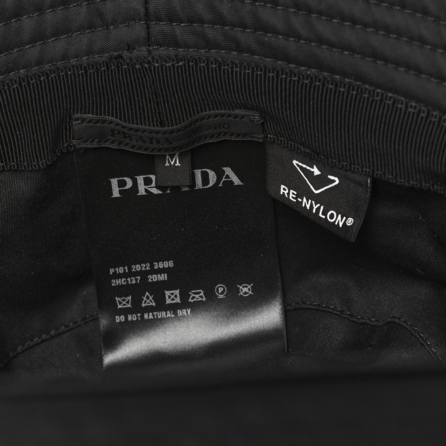 Re-Nylon Metal Triangle Logo Mens Bucket Hat M Black