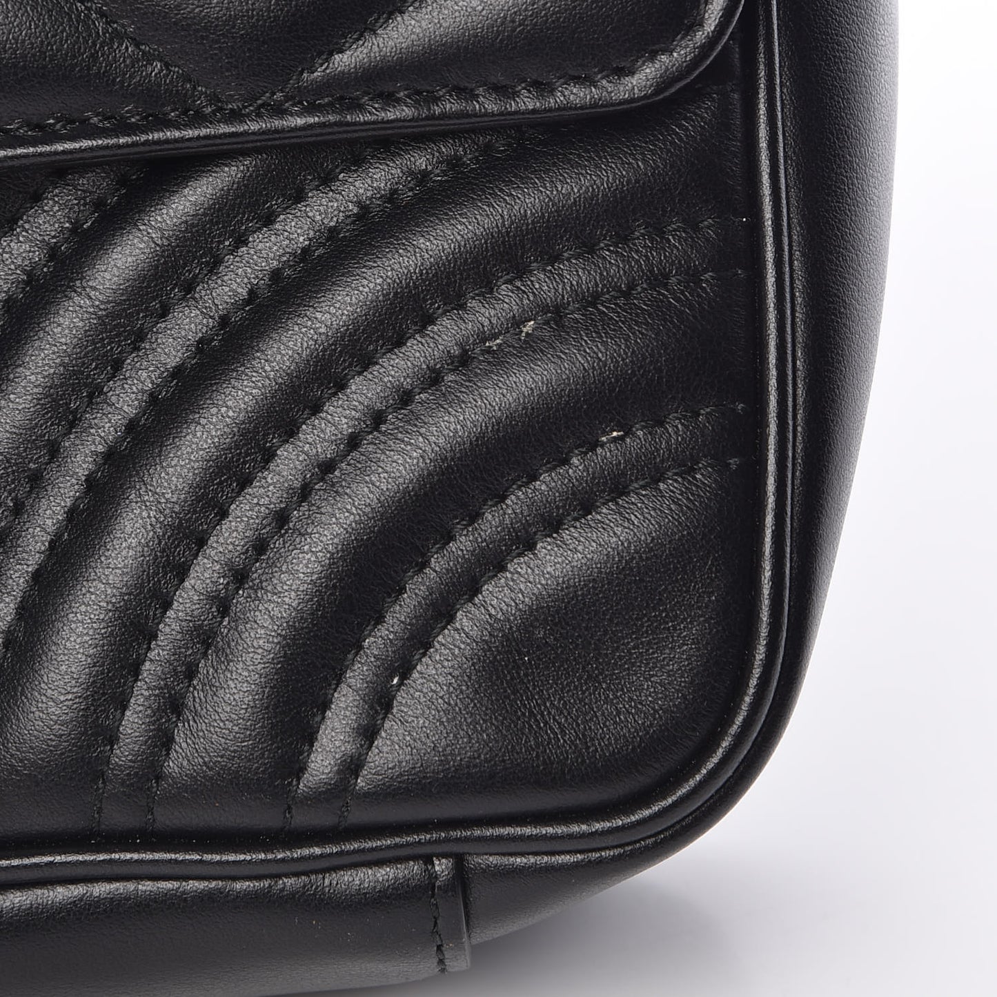 Calfskin Matelasse Mini GG Marmont Shoulder Bag Black