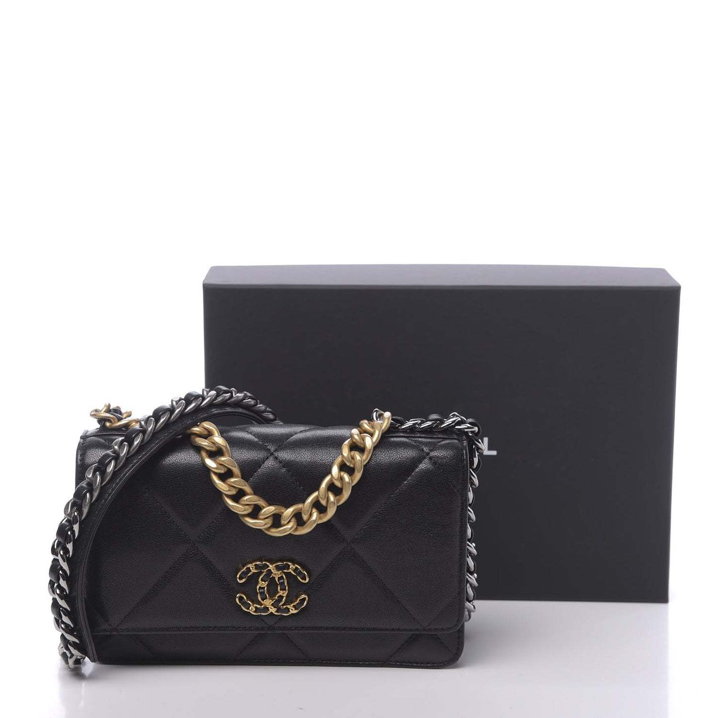 Goatskin Quilted 19 Wallet On Chain WOC Black