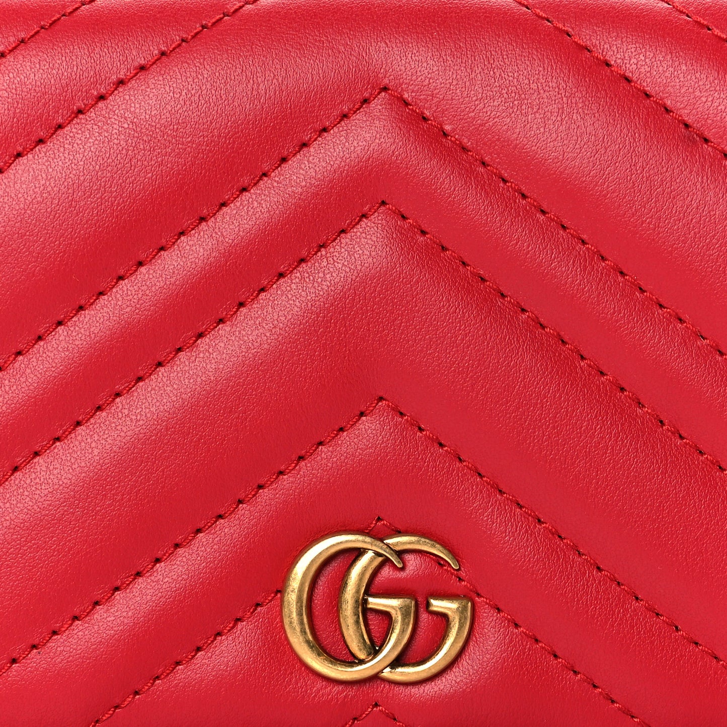 Calfskin Matelasse GG Marmont Passport Case Hibiscus Red