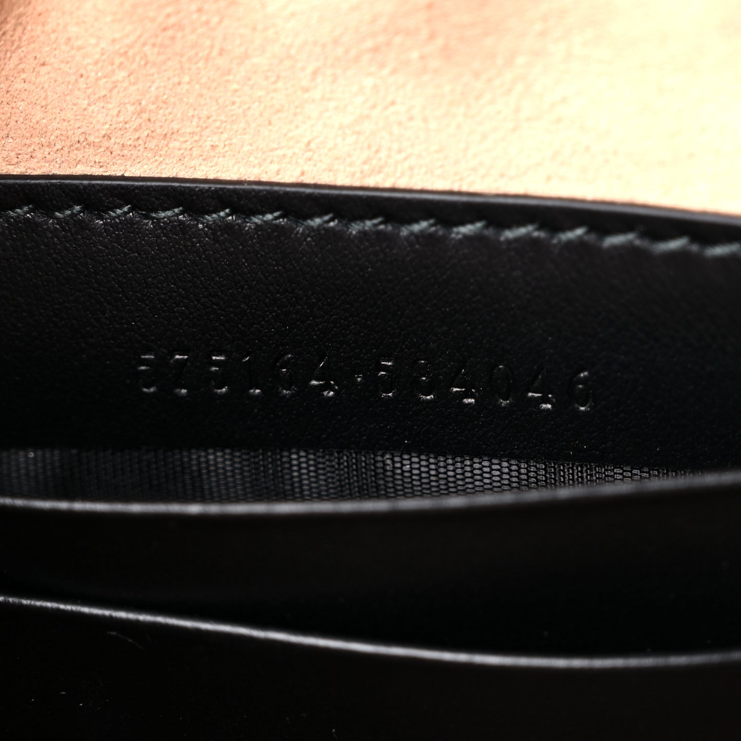 Calfskin Matelasse GG Marmont Round Wrist Wallet Black