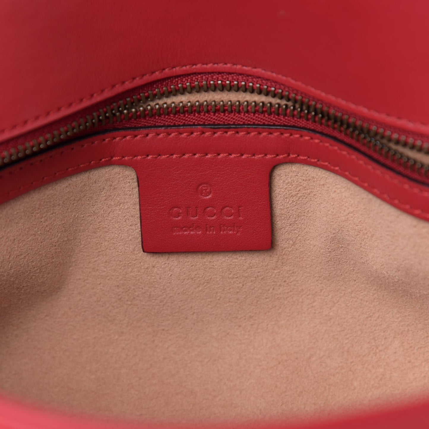 Calfskin Matelasse Small GG Marmont Shoulder Bag Hibiscus Red