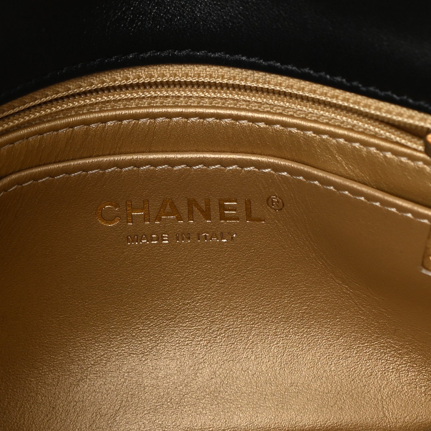 Lambskin Quilted Mini Pearl Crush Flap Black