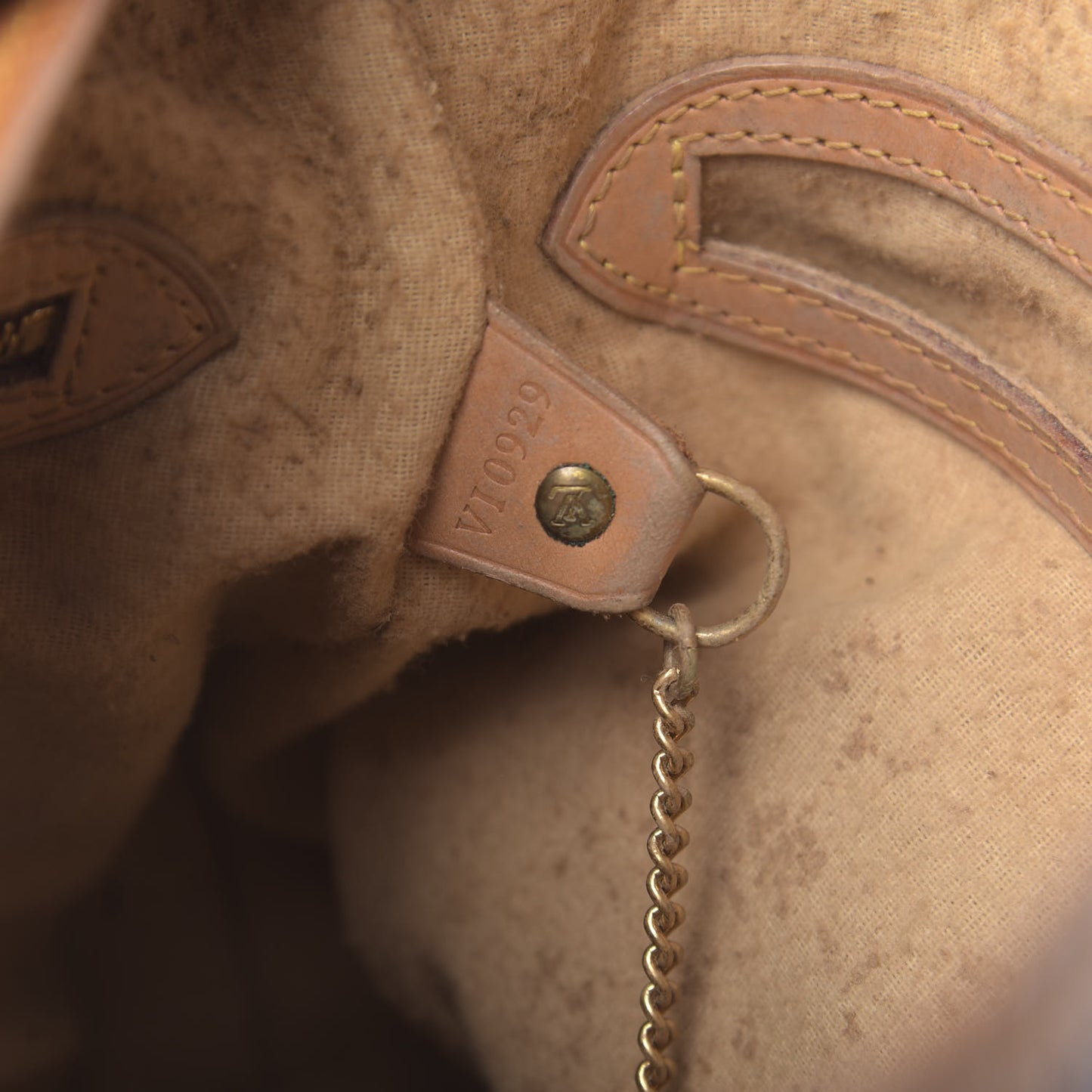 Monogram Petit Bucket 23