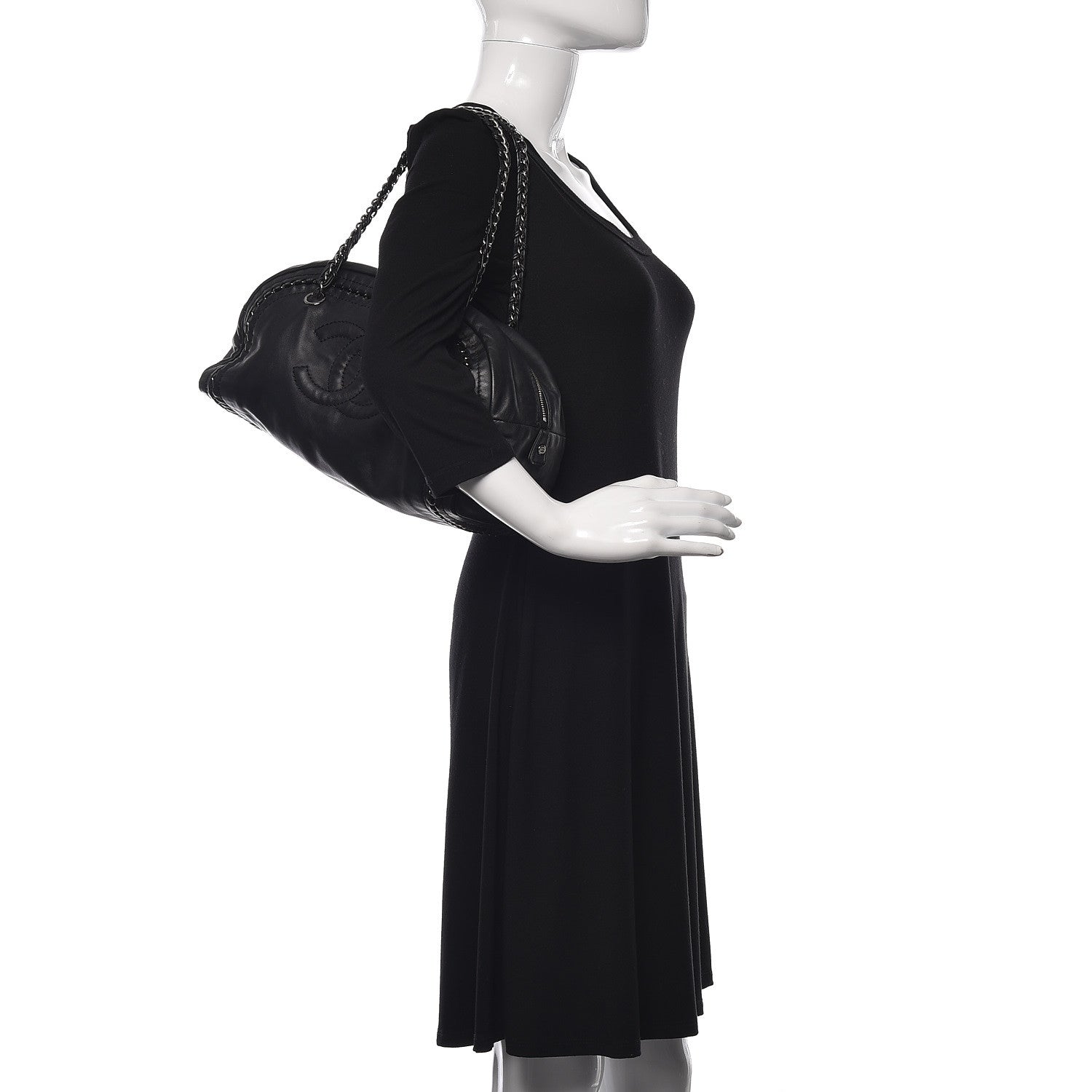 Chanel Smooth Calfskin Medium Luxe Ligne Bowler Black 2 of 11