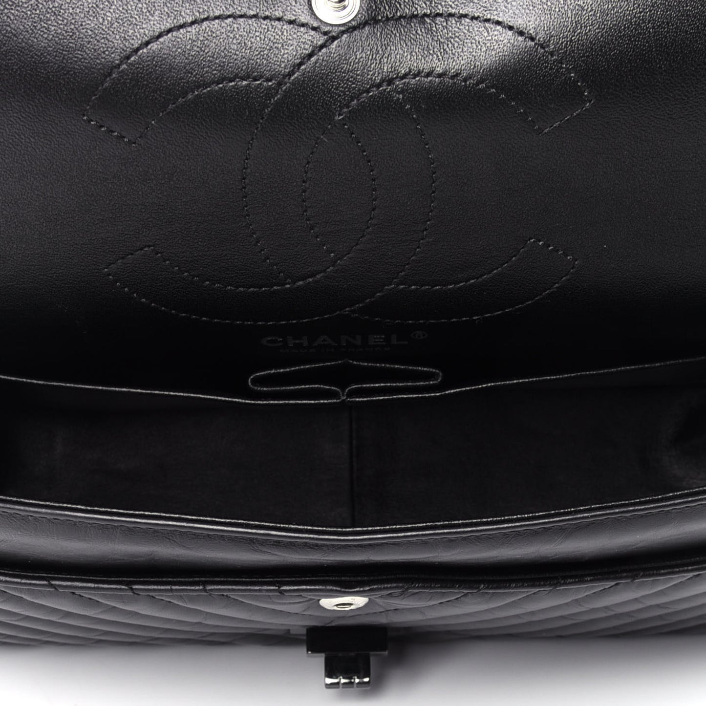 Aged Calfskin Chevron Quilted 2.55 Reissue 226 So Black