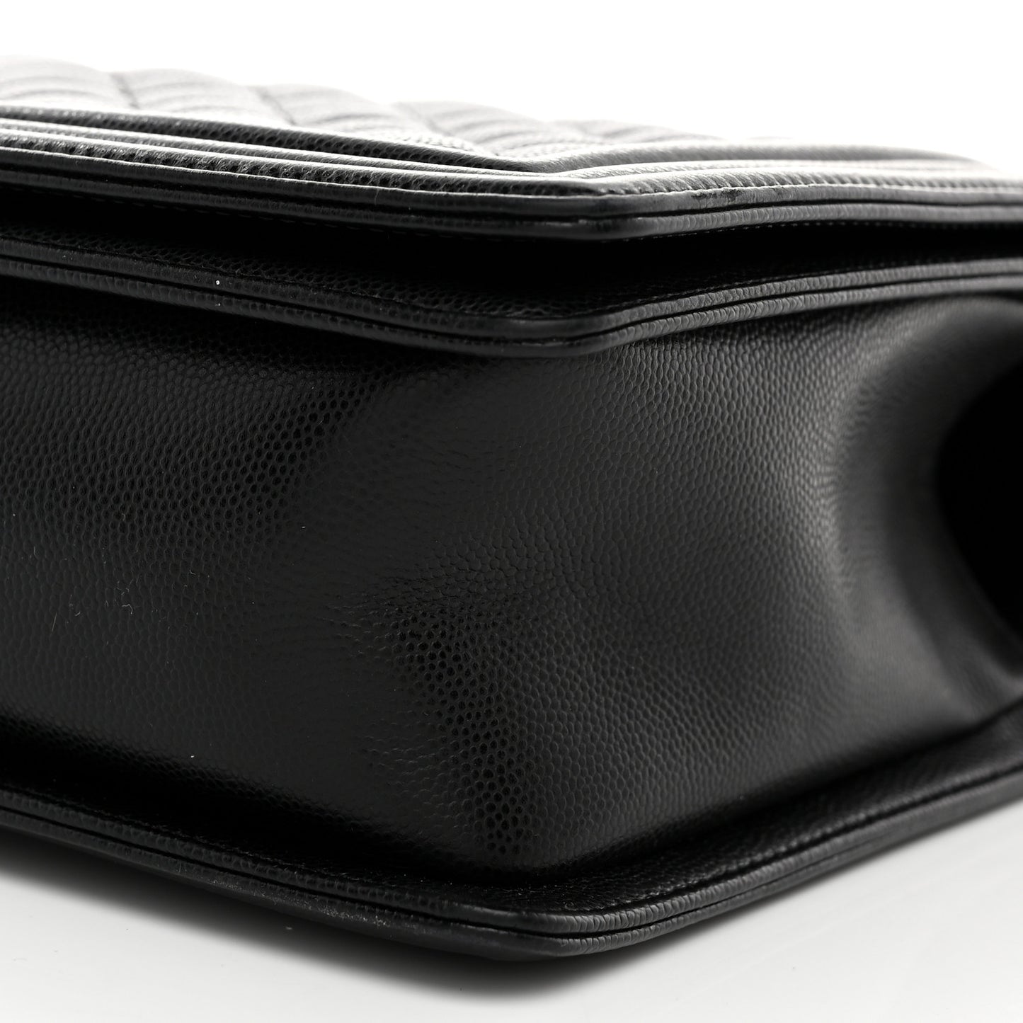 Caviar Quilted New Medium Boy Flap Black