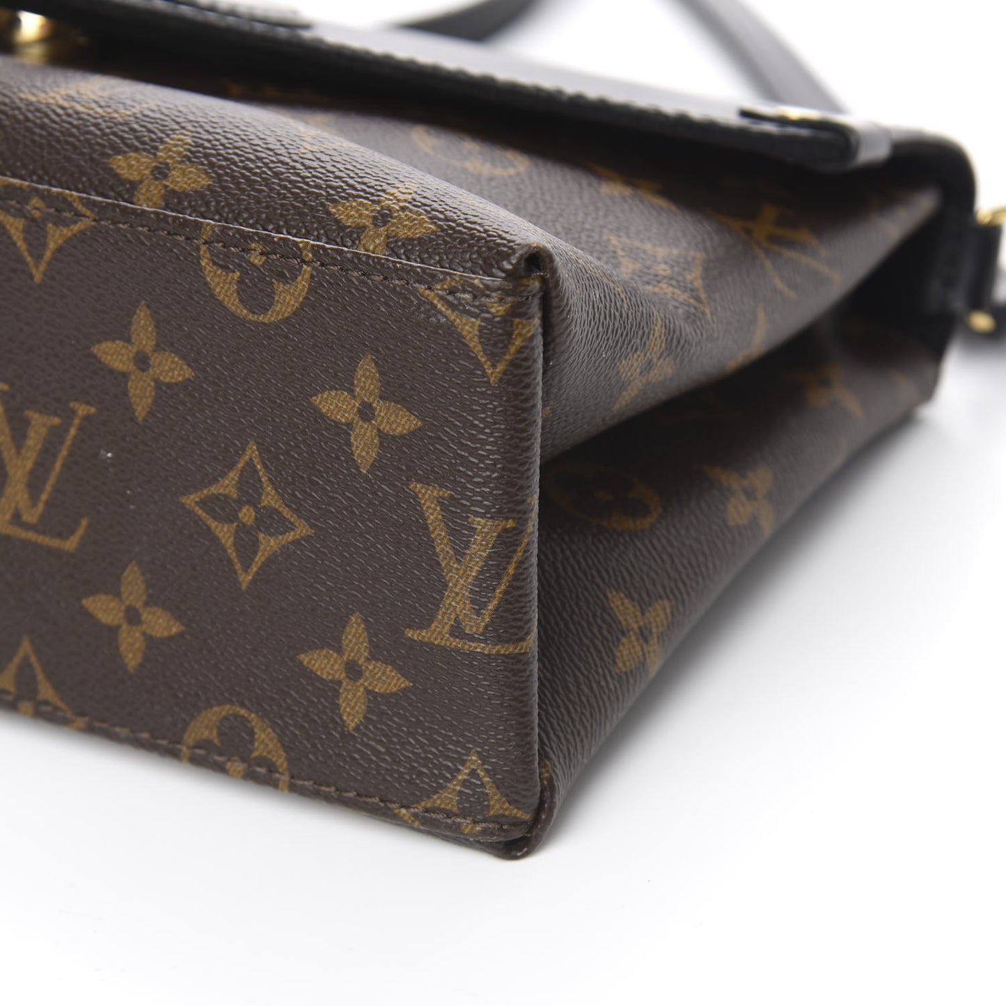 Epi Monogram Saint Michel Black