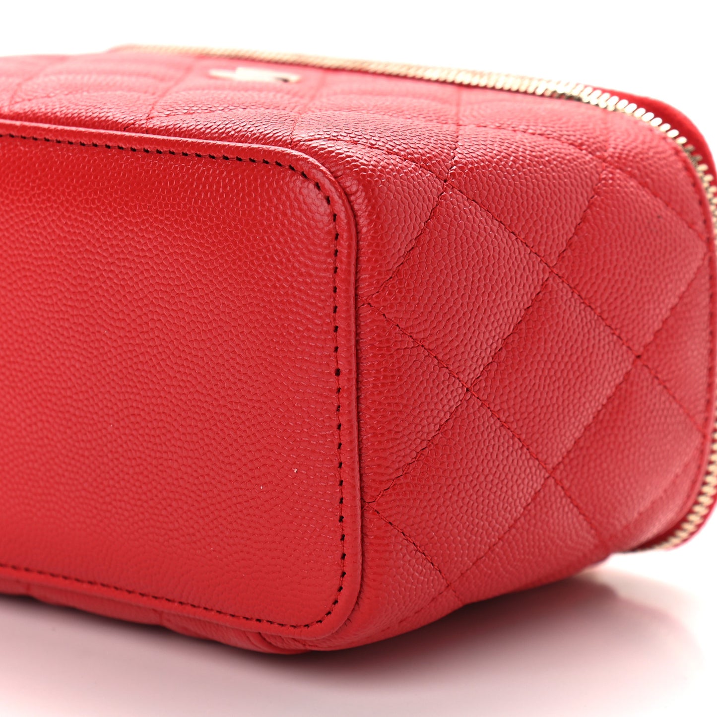Caviar Quilted Small Vanity Case With Chain Red