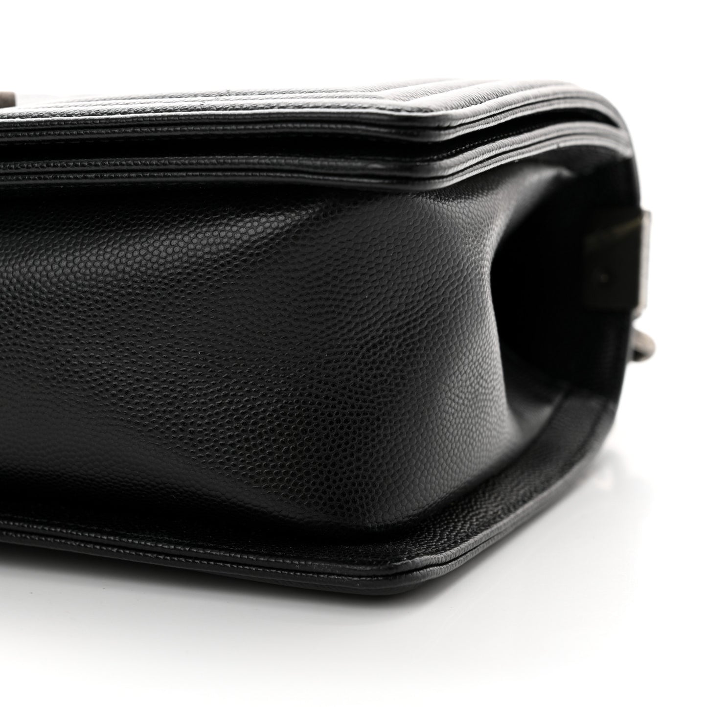 Caviar Quilted Medium Boy Flap Black