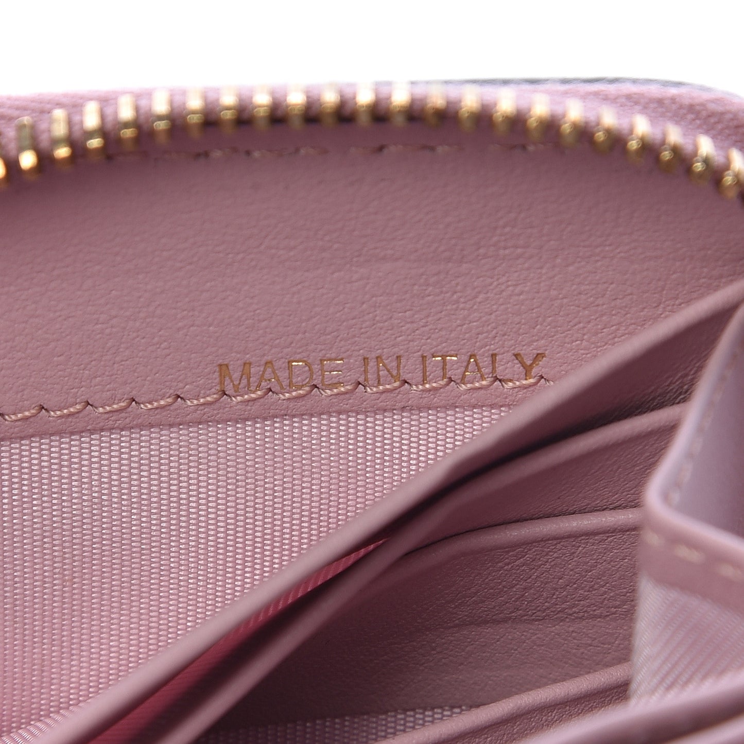 Calfskin Rockstud Zip Around Wallet Cipria