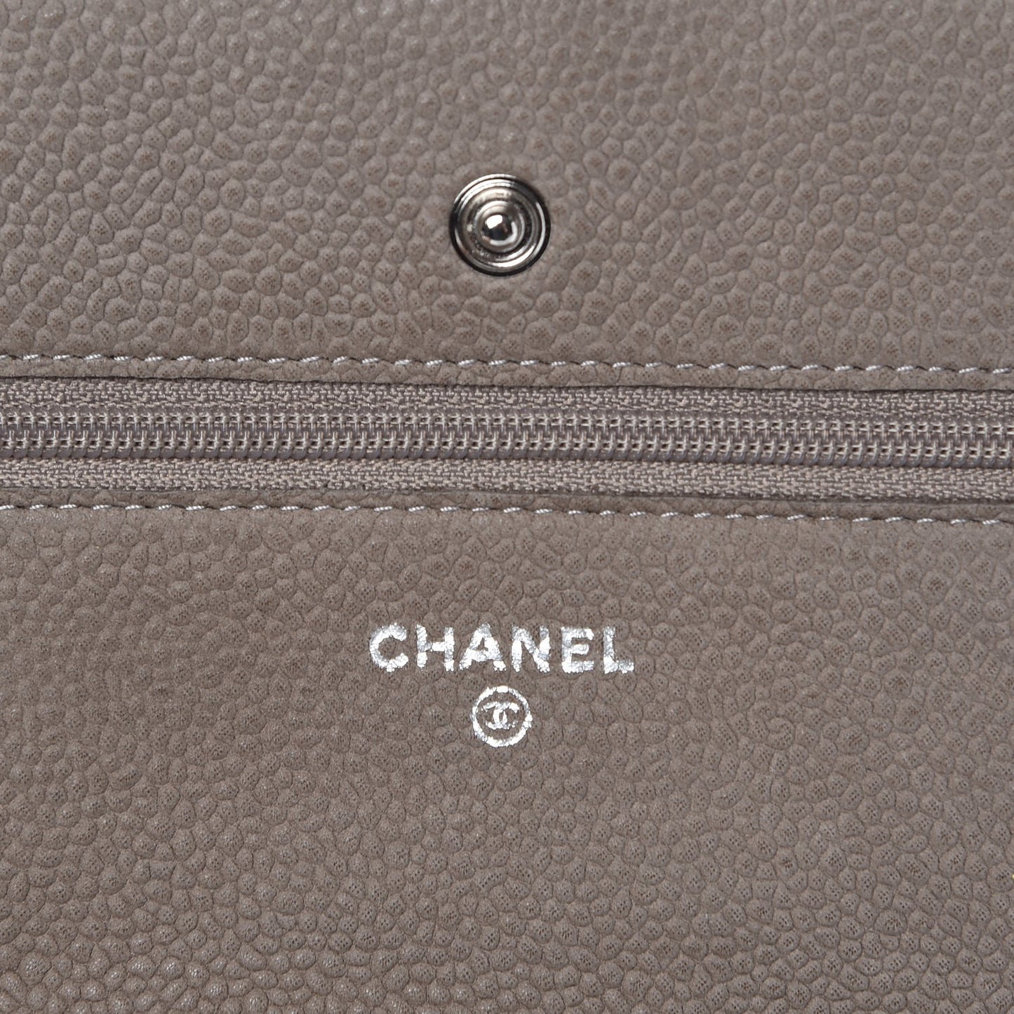 Iridescent Caviar Quilted Wallet On Chain WOC Gray